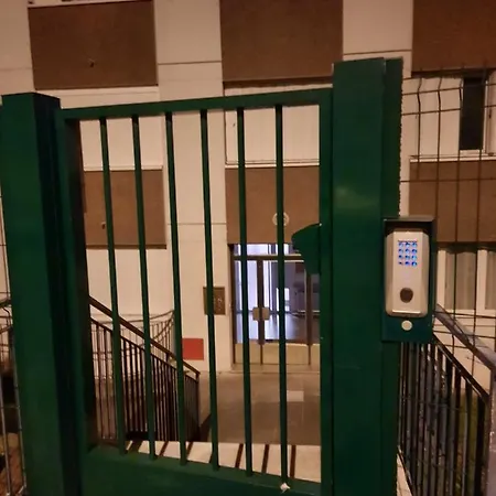Grand Appartement Fonctionnel Et Calme Sur Lyon8 A 2 Pas Du Metro Esterno foto