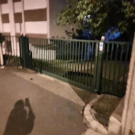 Grand Appartement Fonctionnel Et Calme Sur Lyon8 A 2 Pas Du Metro Esterno foto