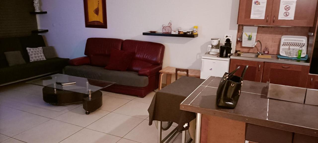 Grand Fonctionnel Et Calme Sur Lyon8 A 2 Pas Du Metro Apartamento Lyon